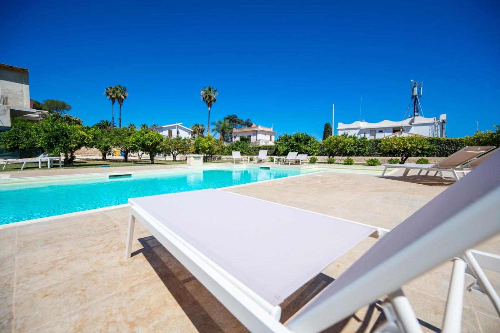 Villa Venera Fontane Bianche Charme Apartments Bagian luar foto